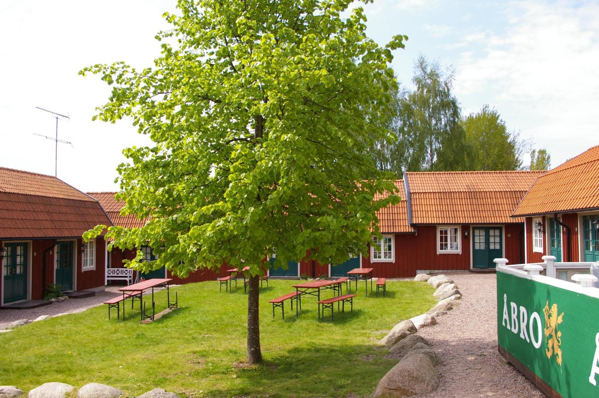 Oxgarden Hotel Vimmerby Bagian luar foto